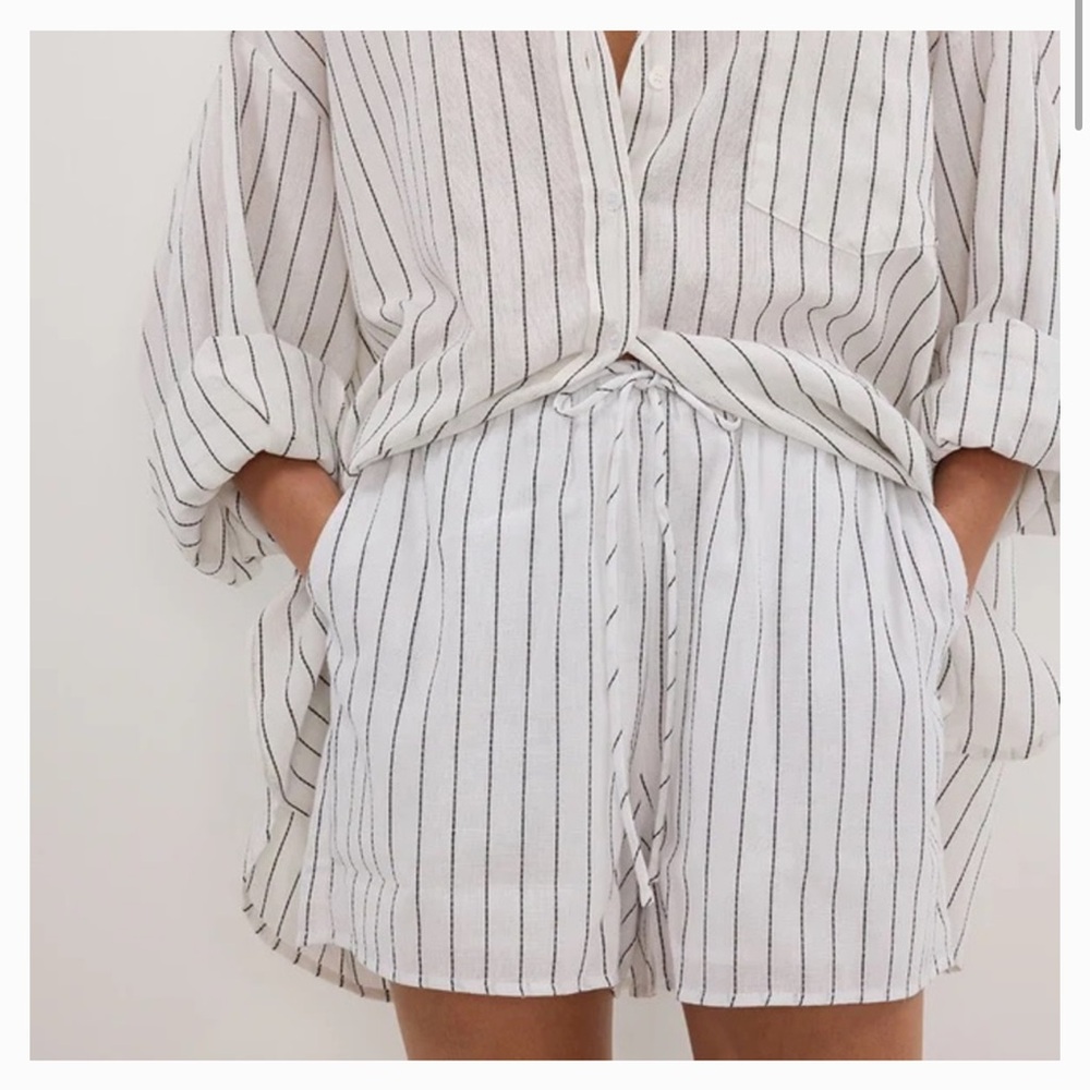 DISSH Olie Striped White Drawstring Women’s Shorts